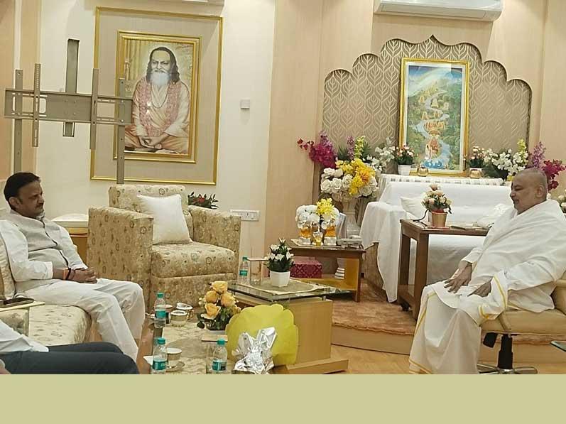 Brahmachari Girish Ji met today with Honourable Deputy Chief Minister of Government of Madhya Pradesh Shri Rajendra Shukla Ji