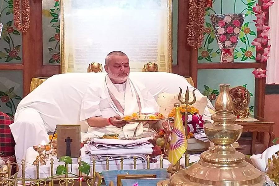 Brahmachari Girish Ji doing Aarti during Rudrabhishek organized on the auspicious of Shri Shivratri Celebration at Gurudev Brahmanand Saraswati Ashram Bhopal