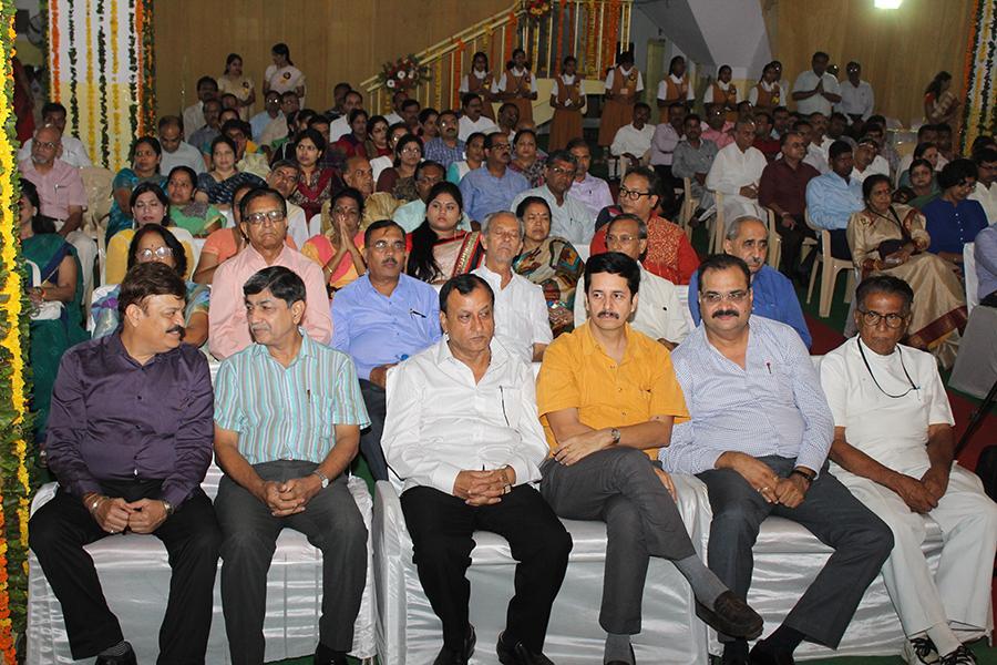 Brahmachari Girish Ji has given introductory talk on Transcendental Meditation at Jabalpur 24 Sep.