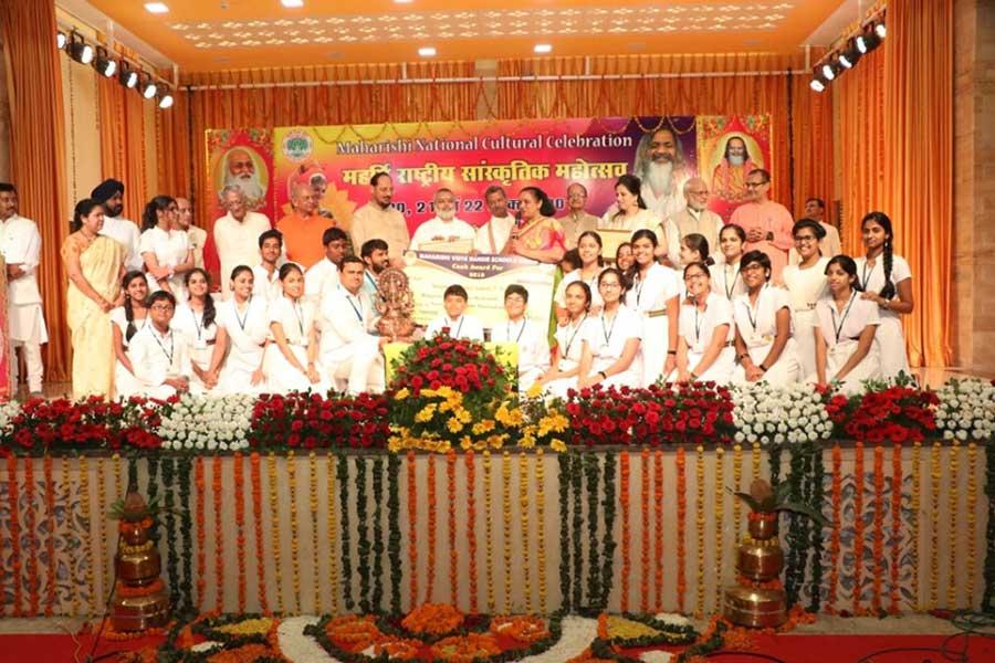 रतनपुर स्थित महर्षि विद्या मंदिर स्कूल के सांस्कृतिक भवन में आयोजित तीन दिवसीय महर्षि राष्ट्रीय सांस्कृतिक महोत्सव।