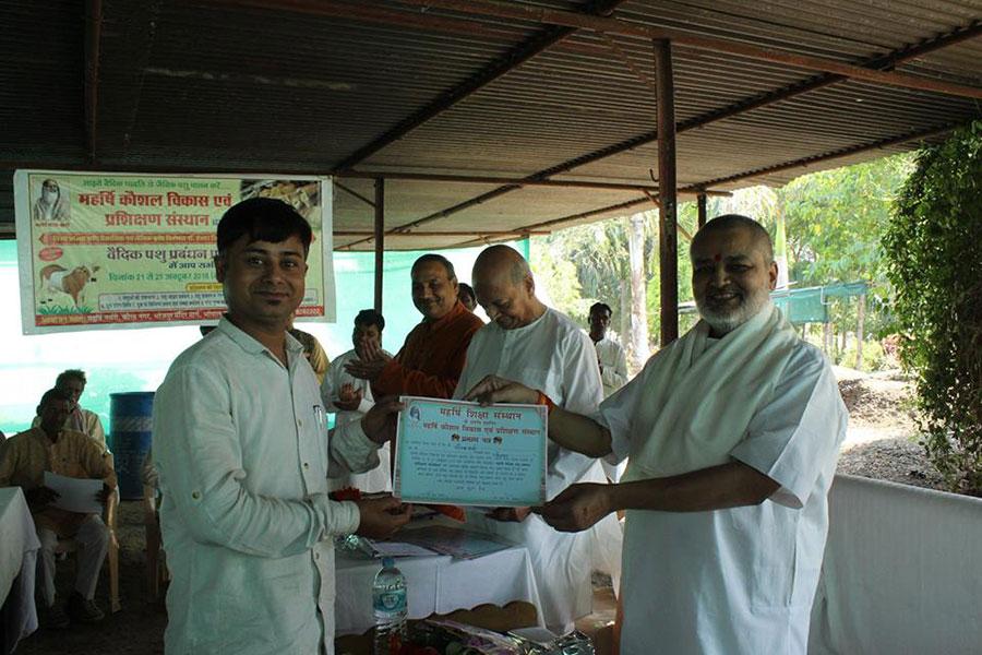 During valedictory programme, Brahmachari Girish Ji and Shri V. R. Khare, retired Principal Chief Conservator of Forest has addressed the participants and inspired them to switch to Maharishi Vedic Organic Agriculture.