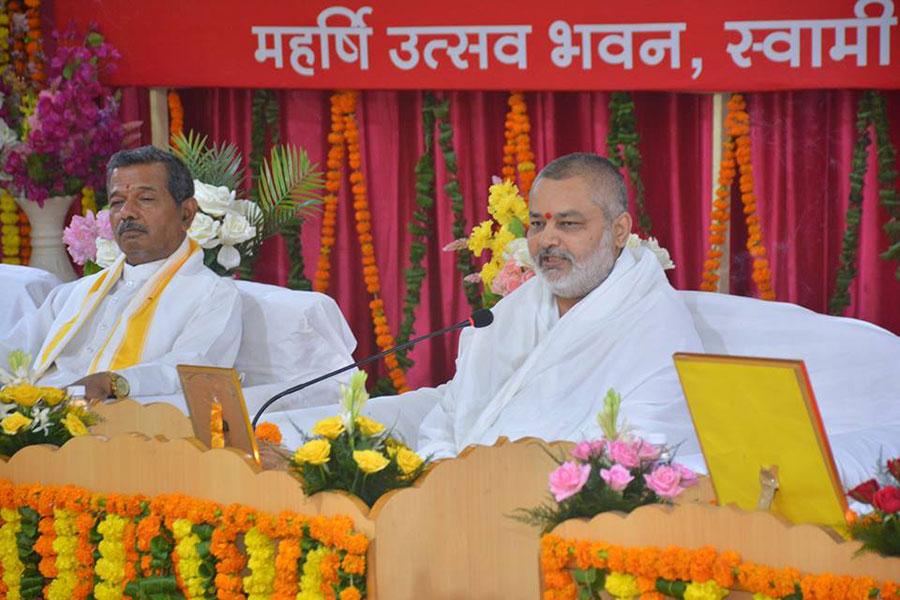 Brahmachari Girish Ji addressing during Guru Purnima Celebration organized on 27th July 28, 2018 at Maharishi Utsav Bhawan, Swami Brahmanand Saraswati Ashram, Chhan, Bhojpur Marg, Bhopal.