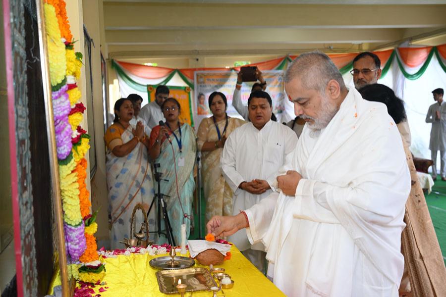 78th Independence Day of Bharat was celebrated in all Maharishi organisations and institutions all over India today. Parades, morning processions, cultural programmes on patriotic theme were organised after flag hoisting. Brahmachari Girish Ji has presided over the celebration at Maharishi Centre for Educational Excellence School and inspired teachers, staff, students and their family members. 