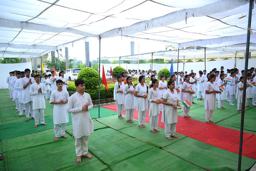 78th Independence Day of Bharat was celebrated in all Maharishi organisations and institutions all over India today. Parades, morning processions, cultural programmes on patriotic theme were organised after flag hoisting. Brahmachari Girish Ji has presided over the celebration at Maharishi Centre for Educational Excellence School and inspired teachers, staff, students and their family members. 