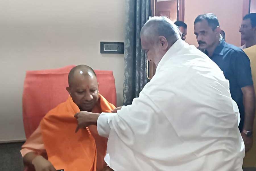 Honourable Chief Minister of Uttar Pradesh Yogi Adityanath ji has paid a curtsey visit to Jagatguru Shankaracharya Jyotishpeethadheeshwar Swami Vasudevanand Saraswati ji Maharaj at Alopybag Prayagraj.