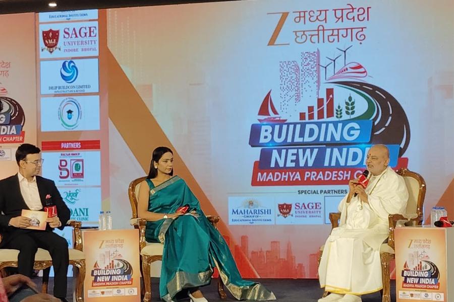 Ved Vidya Martand Brahmachari Girish Ji, Chairman of Maharishi Group of Educational Institutions has participated in summit organized by Z TV MP and CG on the topic Building New India.