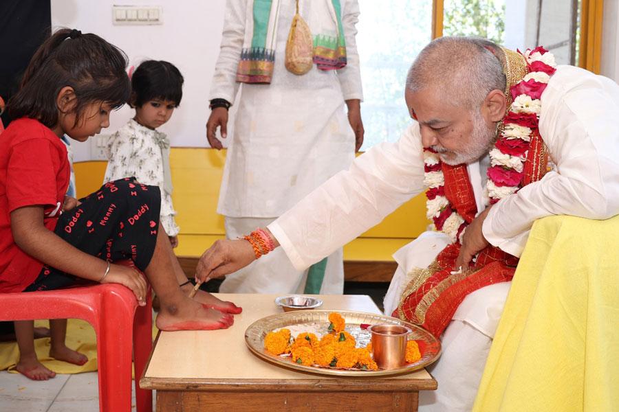 At Maharishi Ved Vigyan Vidyapeeth Bhopal Shri Sahasrachandi Mahayagya has completed on the 9th day of Chaitra Navaratri. 