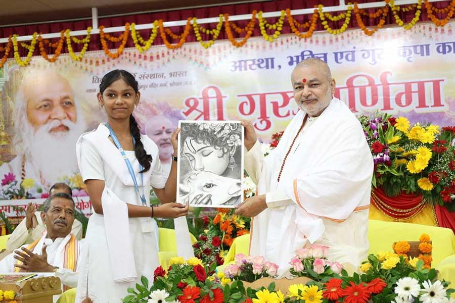 Shri Guru Purnima was celebrated at the national level with great devotion and grandeur over two days at the Maharishi Utsav Bhawan, Gurudev Brahmanand Saraswati Ashram, Bhopal.