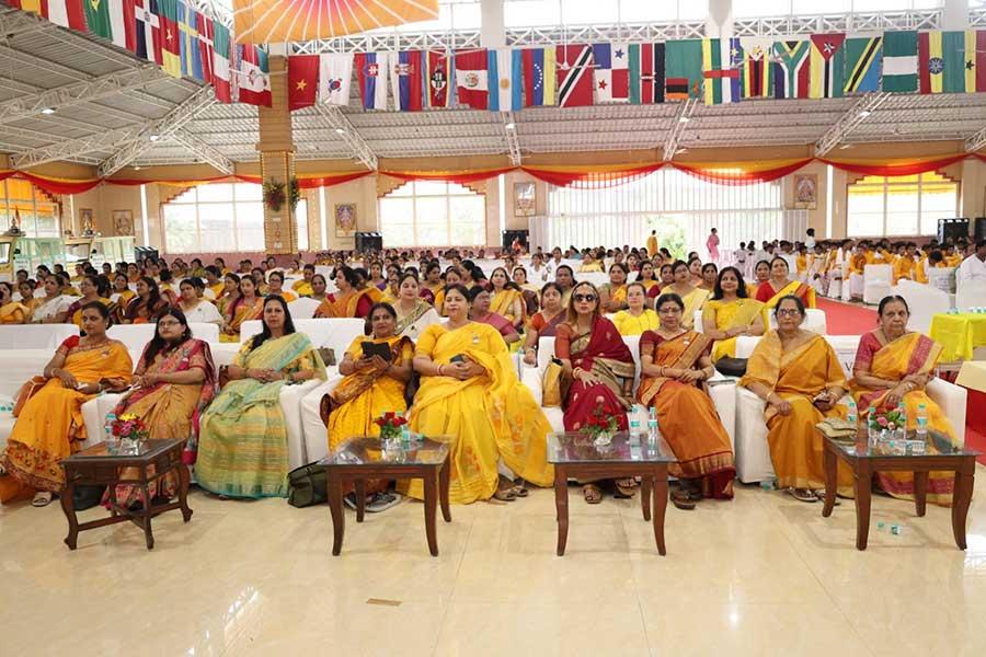 Shri Guru Purnima was celebrated at the national level with great devotion and grandeur over two days at the Maharishi Utsav Bhawan, Gurudev Brahmanand Saraswati Ashram, Bhopal.