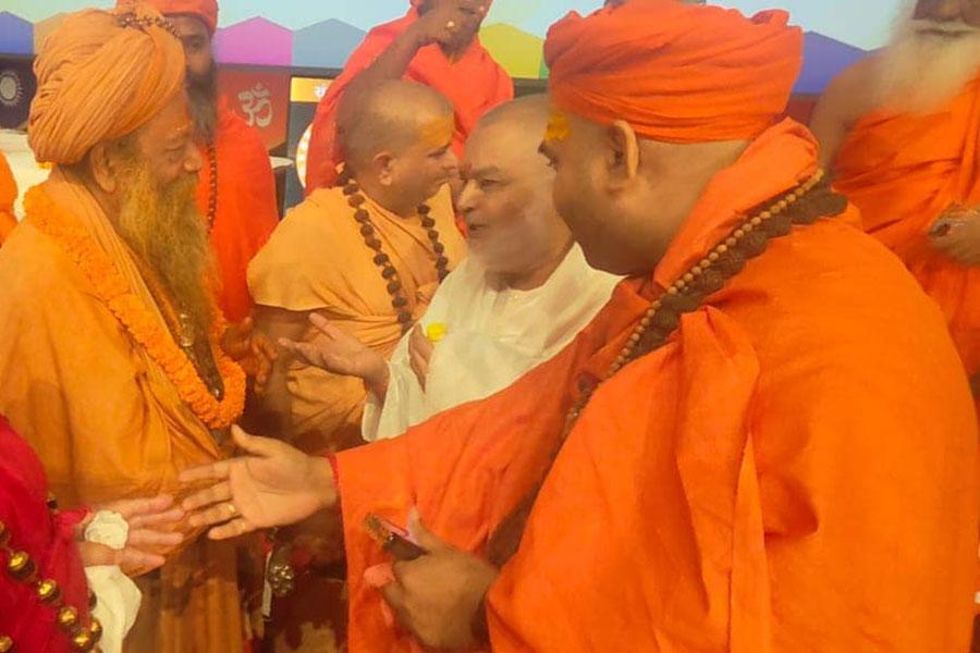 Rudrabhishek was performed in Bhagwan Shri Kashi Vishwanath temple, Varanasi by Shri Kashi Vidwat Parishad, Akhil Bhartiya Sant Samiti, Akhil Bhartiya Akhada Parishad, Ganga Mahasabha in coordination of Swami Jitendranand Saraswati Ji, Mahamantri Ganga Mahasabha and in presence of 1200 Mahatmas from all over India. Got opportunity to perform puja of Bhagwan Kashi Vishwanath Ji and to participate in Rudrabhishek for over 3 hours. Received blessings of many Mahamandaleshwars, Mahants, Sadhu and Saints.