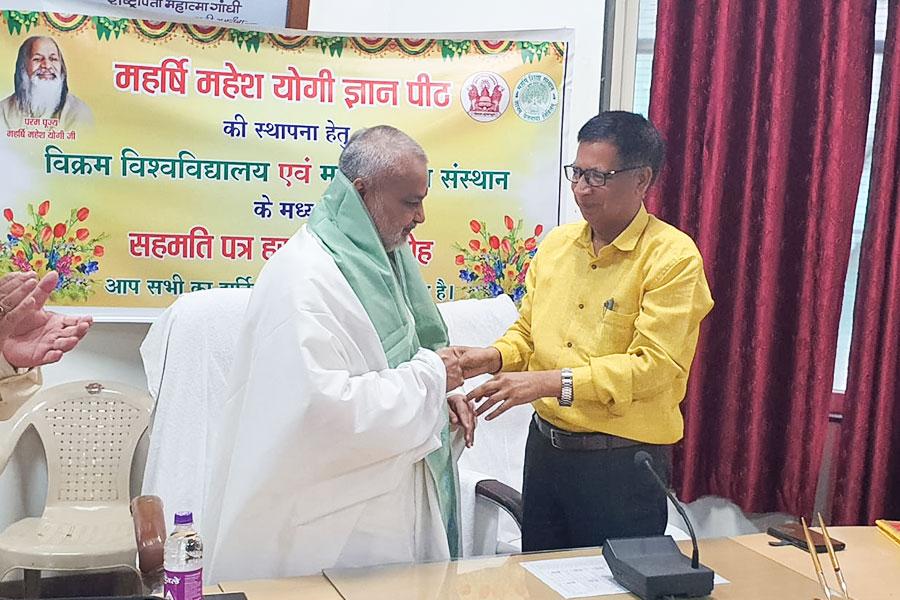 On Monday, Maharishi Shiksha Sansthan signed a historic Memorandum of Understanding (MoU) with Vikram University Ujjain resulting establishment of the 