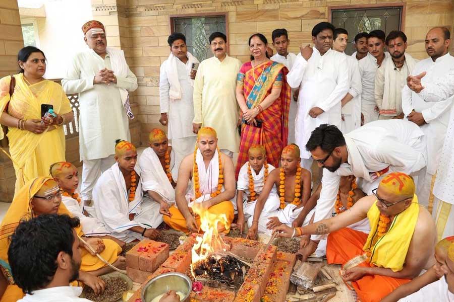 महर्षि संस्थान में अक्षय तृतीया के शुभ अवसर पर यज्ञोपवीत संस्कार 