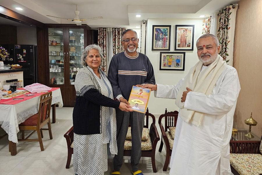 Brahmachari Girish ji presented his book Maharishi Mahesh Yogi Ji ki Daiviya Chhatrachhaya mein Brahmachai Girish and Annnual Magazine of Maharishi Organization Gyan 2024 to Mrs and Mr. Brig. Pankaj Sinha (Retd.)