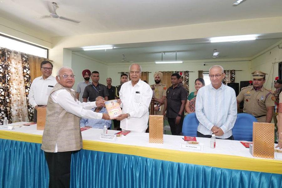 Professor Pankaj Chande ji (former Vice Chancellor, Maharishi University of Management and Technology) presented the book 