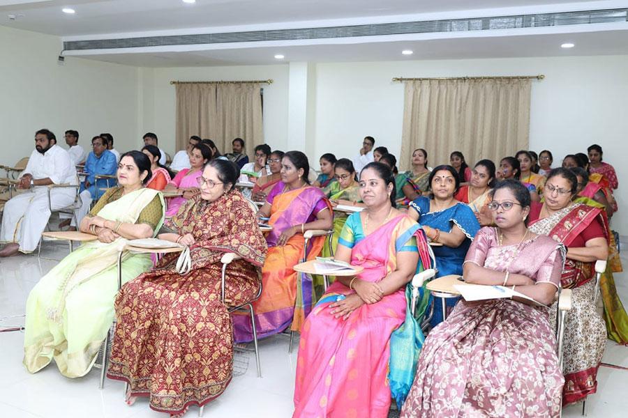 Maharishi World Peace Assembly has started today at Bhopal on the theme of creating world peace through different Vedic Technologies. Over 50 participants are attending. Brahmachari Girish Ji has inaugurate the assembly and said every individual is a valuable unit of the society and each one is responsible to create peace.
