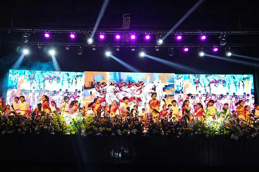 Maharishi Vidya Mandir School,  Hyderabad celebrated Annual Day in the most prestigious auditorium of Hyderabad Shilpakala Vedika. 