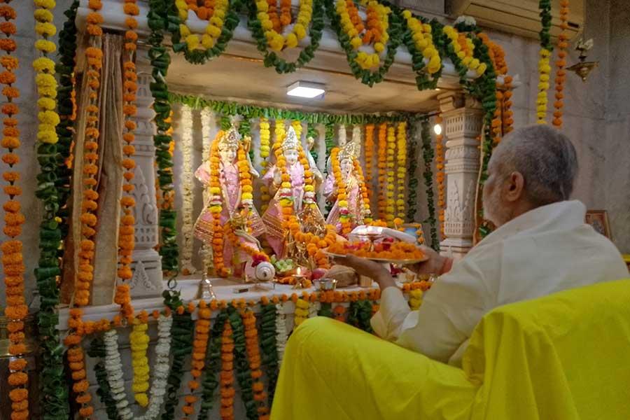 On the occasion of Shri Ramnavmi, puja was performed by Brahmachari Girish ji at Shri Raam Darbar temple, Gurudev Brahmanand Saraswati Ashram, Bhopal.	