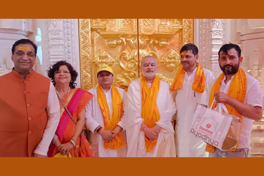 Brahmachari Girish ji has visited Ayodhya and had darshan of Shri Ramlala ji with the directors of national office of Maharishi Vidya Mandir Schools Group.