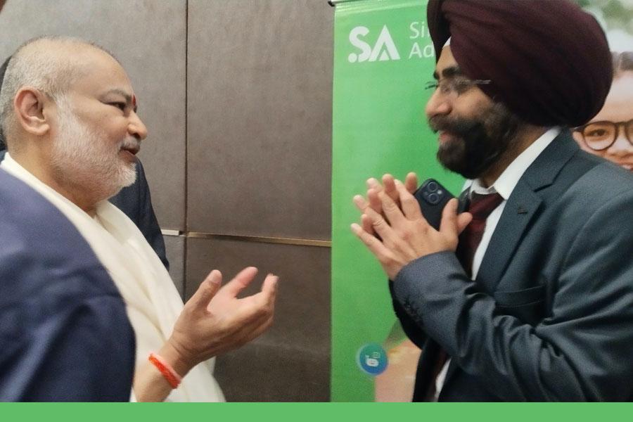 Brahmachari Girish Ji met with honourable Vice Chancellor of Chandigarh University and ex-Chairman of AICTE Prof. Manpreet Singh Manna Ji. Brahmachari Ji has appreciated Prof. Manna for all his achievements in his life and great insight in the field of higher education.