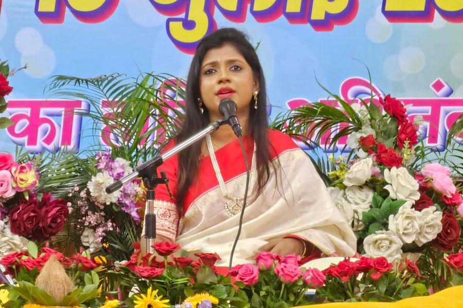 महर्षि महेश योगी संस्थान में द्विदिवसीय श्री गुरु पूर्णिमा महोत्सव का आयोजन दिनांक 09 एवं 10 जुलाई 2025. प्रथम दिवस 9 जुलाई की दोपहर में मुंबई की प्रसिद्ध भारतीय शास्त्रीय संगीत और भजन गायिका सुश्री अत्री कोटल के द्वारा मधुर वाणी में भजनों की प्रस्तुति की गयी।