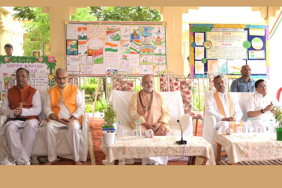 Grand celebration of Independence Day was organised at MCEE Campus Bhopal on 15th August 2025 in auspicious presence of Ved Vidya Martand Brahmachari Girish Ji, Prof. Bhuvnesh Sharma, Shri N. K. Singhal, Shri V. P. Tiwari, Shri Ramdev Dubey, all directors of MVM Schools group, Members of National Office, Principal, Teachers, Students and their family members.