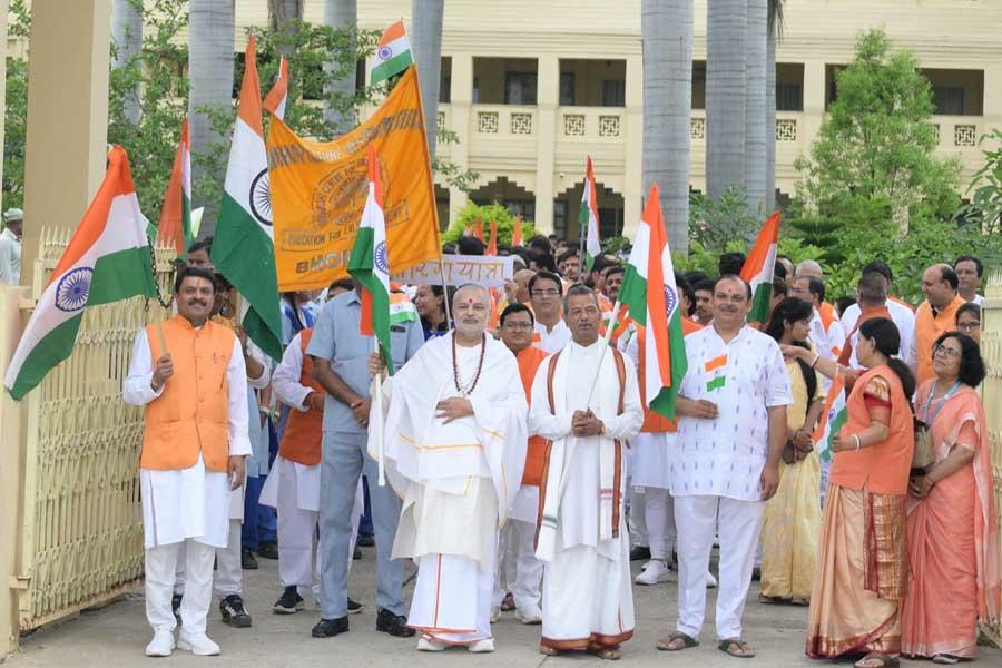 A Tiranga Yatra was organised by Maharishi Centre for Education Excellence (MCEE) at Bhopal. Over 1000 members of Maharishi Organisation including Brahmachari Girish Ji, Prof. Bhuvnesh Sharma, Mrs. Rekha Nimkar, all directors and members of MVM National Office, faculty of Maharishi Institute of Management, teachers and students of MCEE, and Mahamedia Group members have participated in the Yatra.	