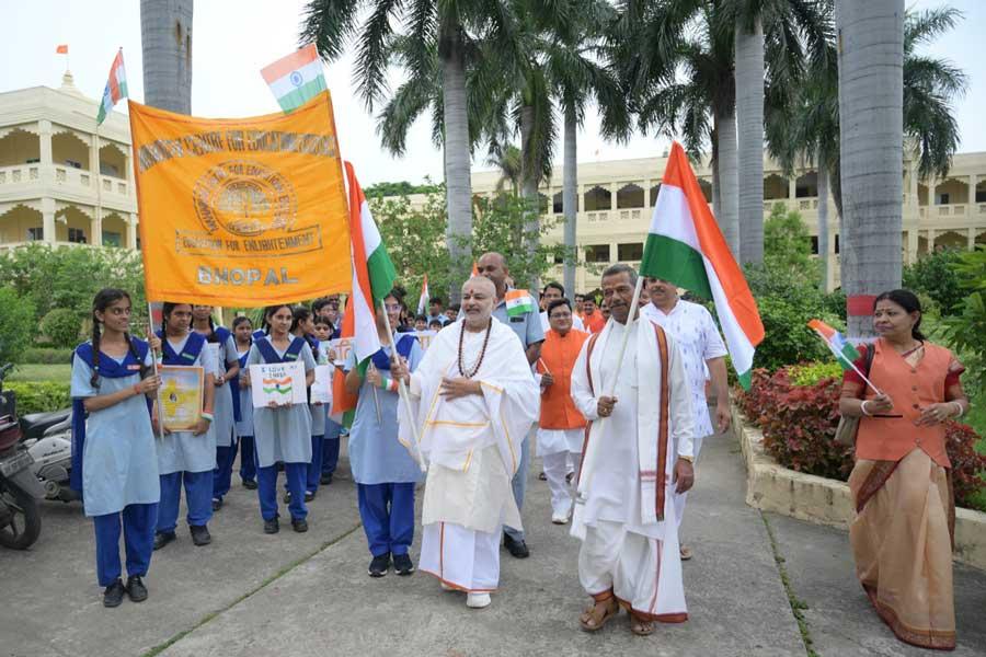 A Tiranga Yatra was organised by Maharishi Centre for Education Excellence (MCEE) at Bhopal. Over 1000 members of Maharishi Organisation including Brahmachari Girish Ji, Prof. Bhuvnesh Sharma, Mrs. Rekha Nimkar, all directors and members of MVM National Office, faculty of Maharishi Institute of Management, teachers and students of MCEE, and Mahamedia Group members have participated in the Yatra.	