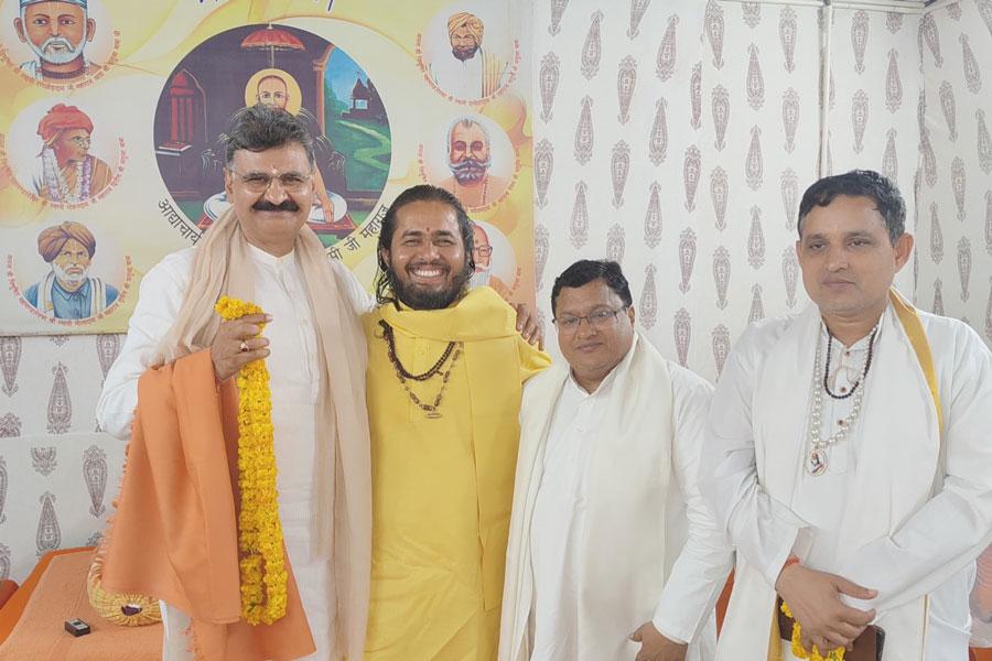  On behalf of Brahmachari Girish Ji, Maharishi Organisation, Shri Ved Prakash Sharma, Shri Ramdev Dube and Shri Basant Das  met Param Pujya Shrimad Jagadguru Shri Vishnu Swami Sampradaycharya Santosh Das Ji Maharaj (Satuababa)  and invited him to attend conference.