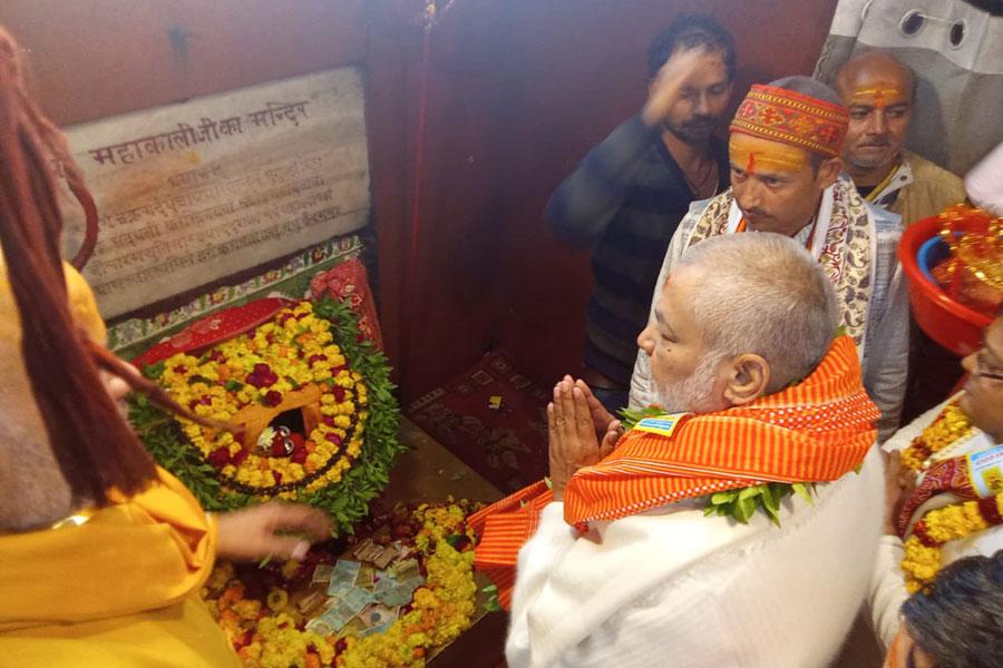 Group Chairman of Maharishi Educational Institutions in India, Ved Vidya Martand Brahmachari Girish Ji in divine presence of Jyotishpeethadheeshwar Jagadguru Shankaracharya Swami Vasudevanand Ji Maharaj  has arranged to unveil a 