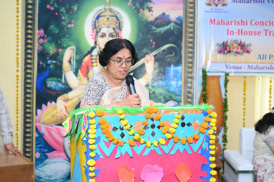 महर्षि सेंटर फॉर एजुकेशनल एक्सीलेंस भोपाल में 1 मई 2025 से छः दिवसीय '' महर्षि चेतना पर आधारित शिक्षा'' पद्धति के देशव्यापी प्रशिक्षण कार्यक्रम का प्रारम्भ हुआ।आयोजन का शुभारंभ महर्षि विद्या मंदिर विद्यालय समूह के माननीय अध्यक्ष ब्रह्मचारी गिरीश जी द्वारा दीप प्रज्वलन एवं गुरु पूजा के साथ किया गया I