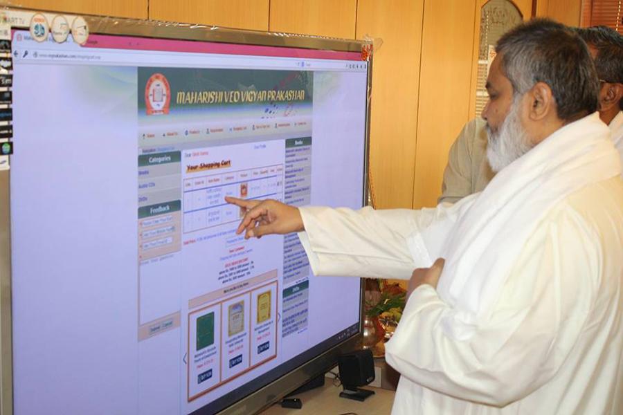 A website www.vvprakashan.com of Maharishi Ved Vigyan Prakashan was launched in an auspicious muhurta at Gurudev Brahmanand Saraswati Ashram by Brahmachari Girish Ji on 24 June 2016.